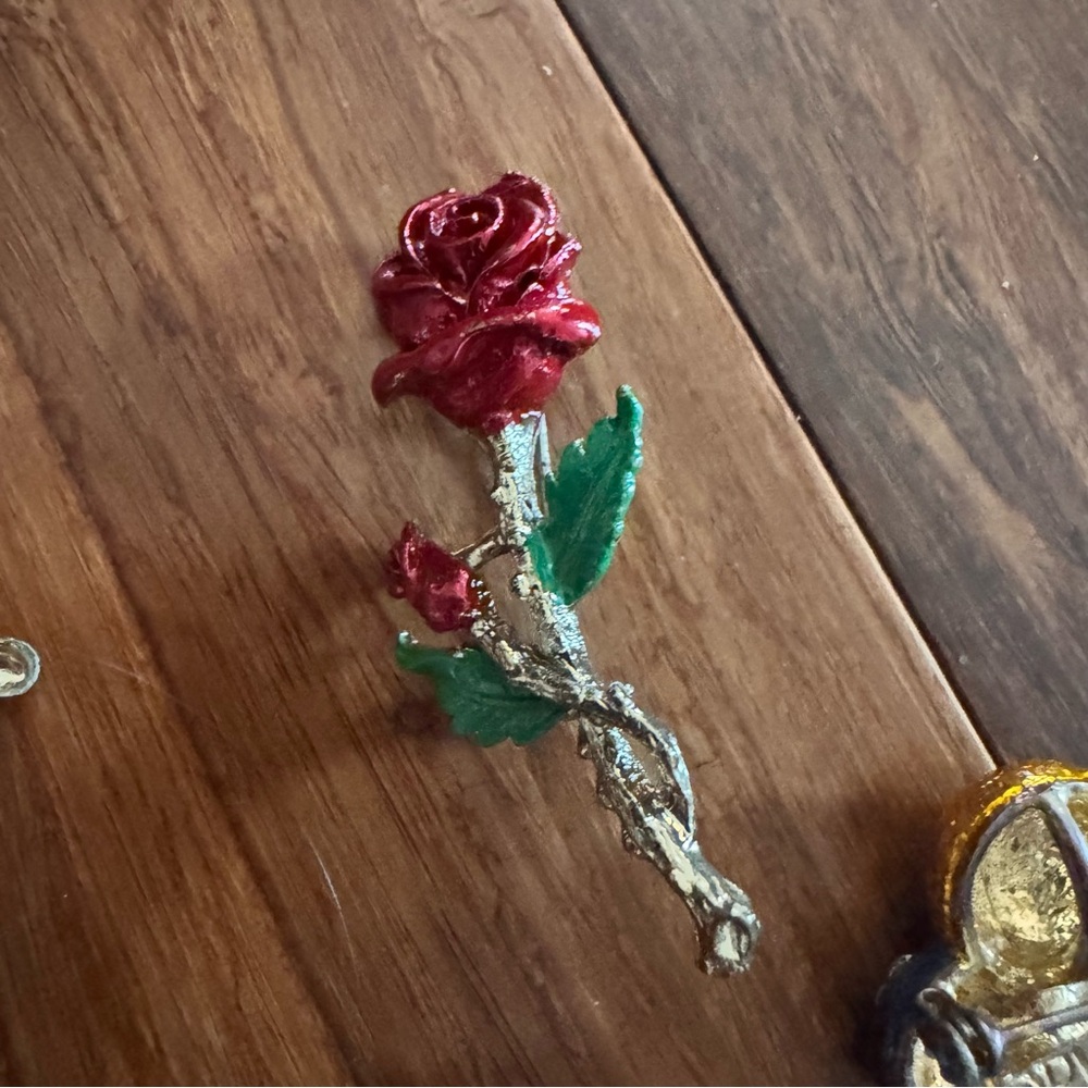 Vintage 6pc SET Kids Enamel Pin Brooch Novelty Rose Butterfly Dreamcatcher Bear - Picture 3 of 9